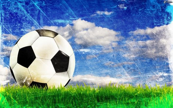 pallone-da-calcio-lerba-cielo-194147